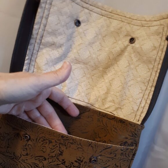 NEW Faux Leather Tooled Western Crossbody Satchel Purse bag Flip Top Sling Brown - Picture 7 of 13